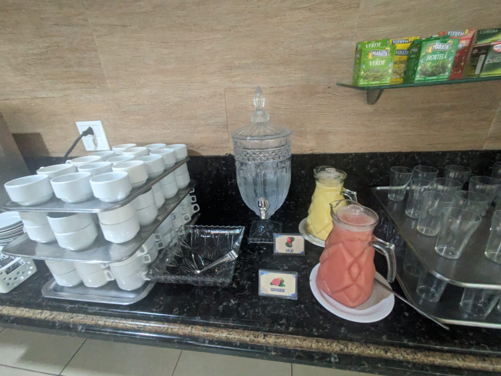 Buffet de bebidas do Happy Hotel Ancoradouro