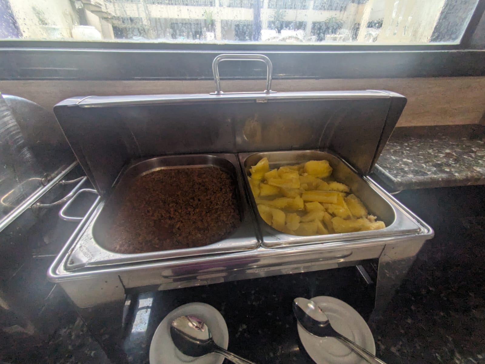 Frios e frutas do Happy Hotel Ancoradouro